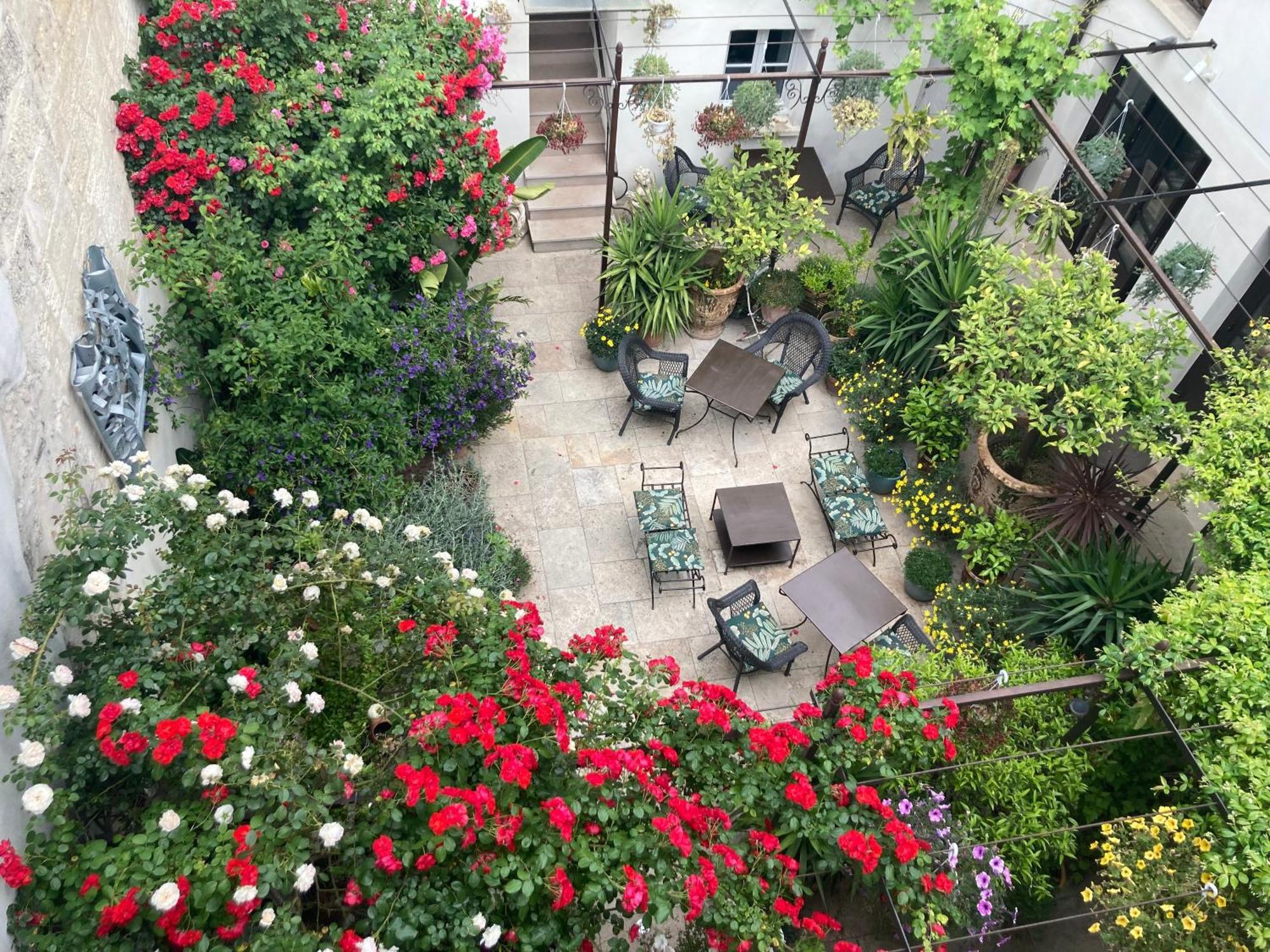 La Maison Des Augustins 4 Stars Spa Et Fitness Avignone Esterno foto