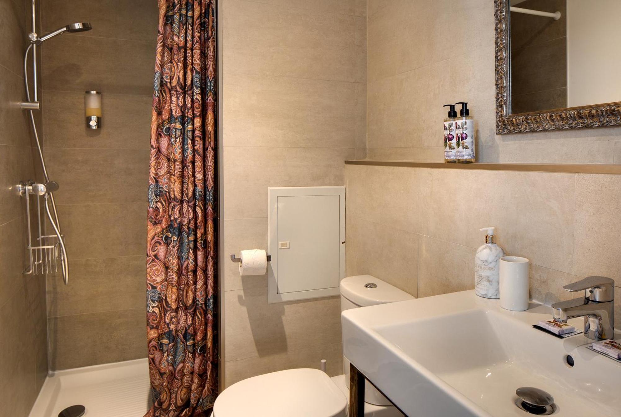 La Maison Des Augustins 4 Stars Spa Et Fitness Avignone Camera foto
