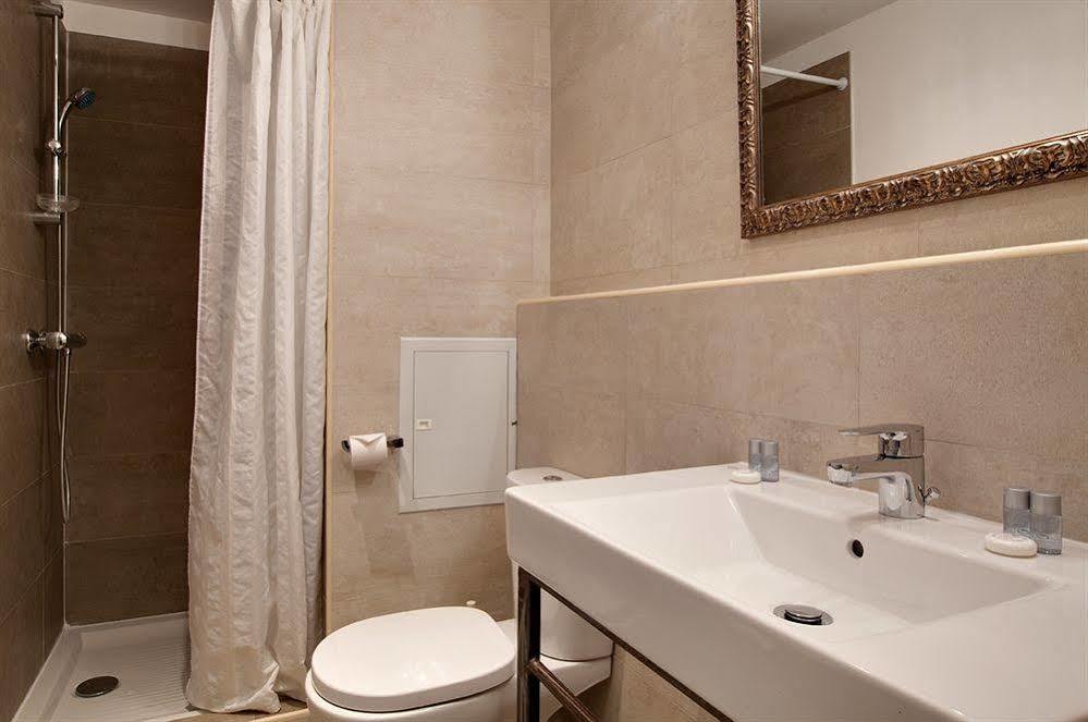 La Maison Des Augustins 4 Stars Spa Et Fitness Avignone Esterno foto